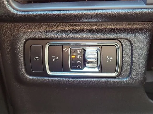 2024 Lincoln Corsair Premiere photo 23