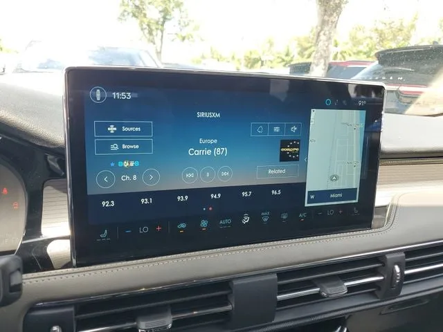 2025 Lincoln Corsair Premiere photo 15
