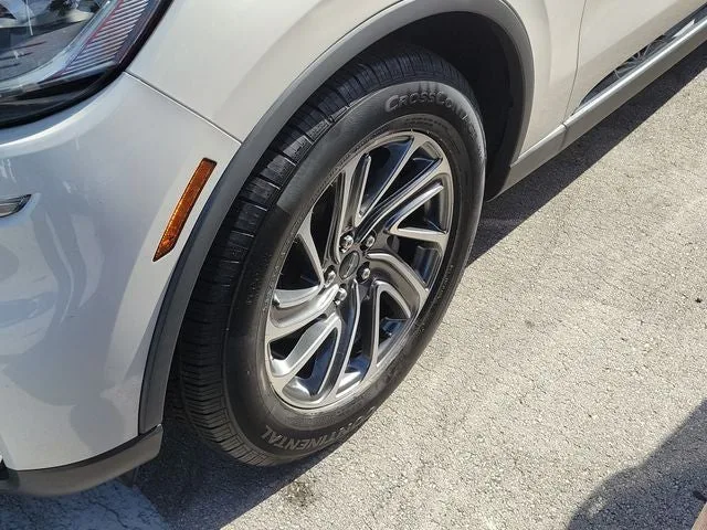 2021 Lincoln Aviator Standard photo 4