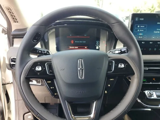 2025 Lincoln Corsair Premiere photo 13