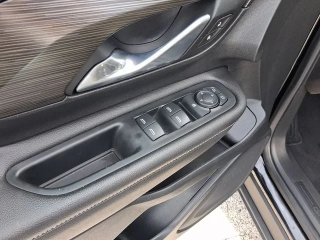 2022 GMC Terrain SLE photo 14