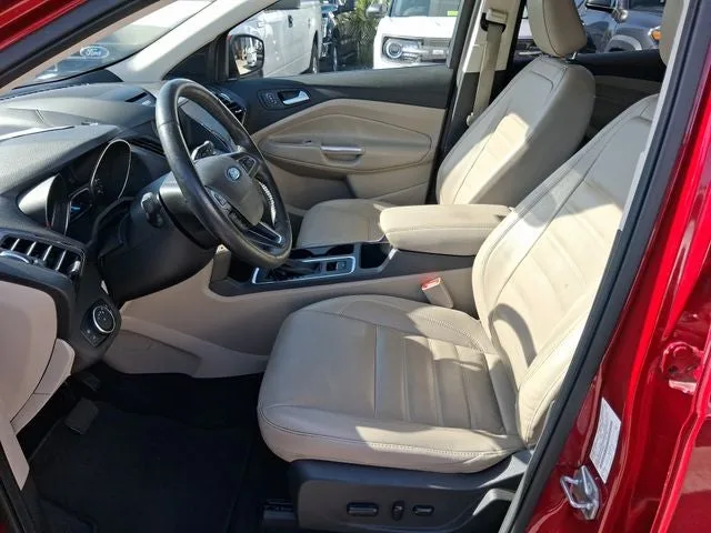 2018 Ford Escape SEL photo 12