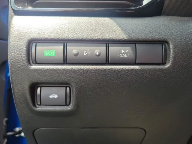 2025 Nissan Sentra SR photo 14