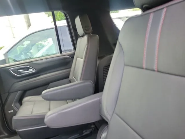 2023 Chevrolet Suburban RST photo 10