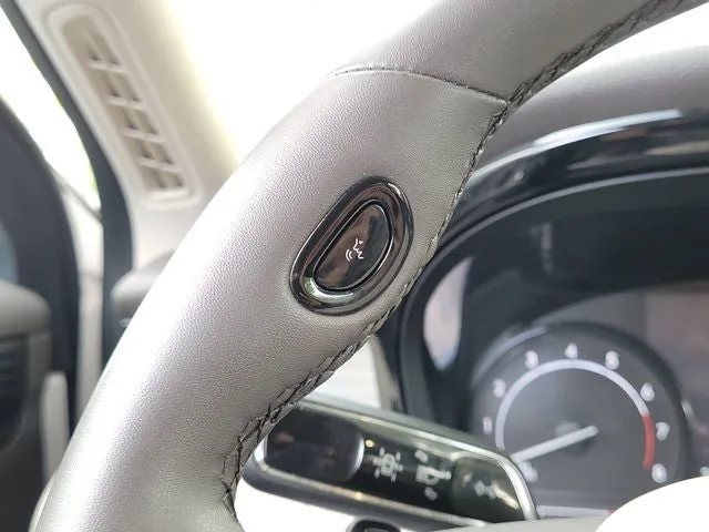 2022 Lincoln Corsair Standard photo 18