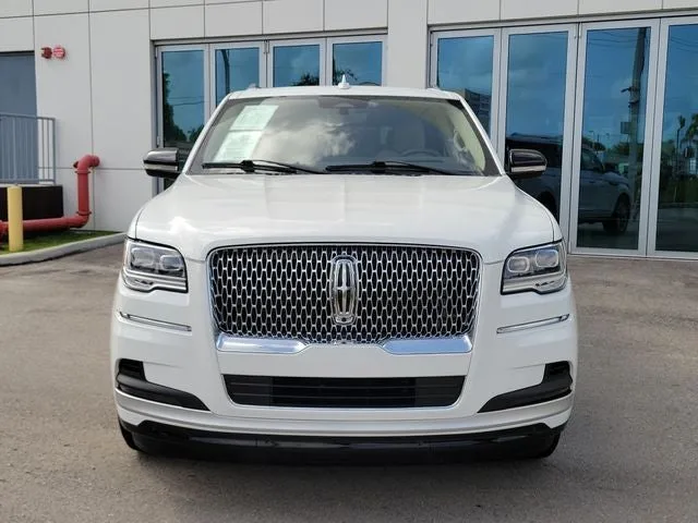 2022 Lincoln Navigator L Reserve photo 2