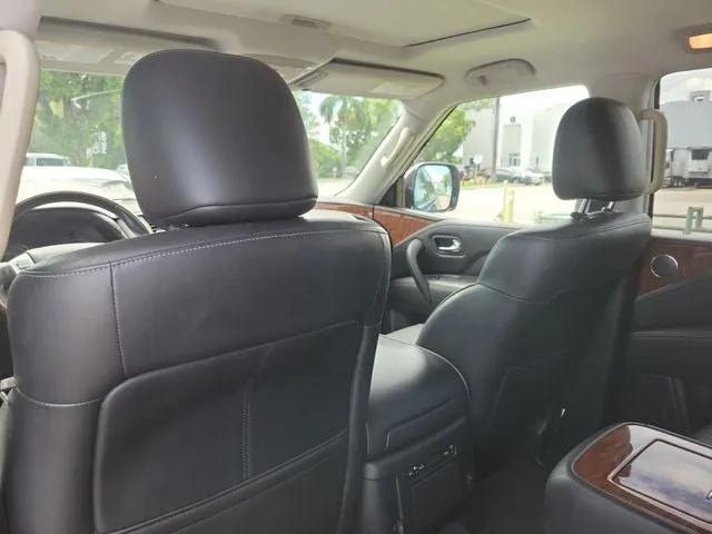 2019 INFINITI QX80 LUXE photo 13