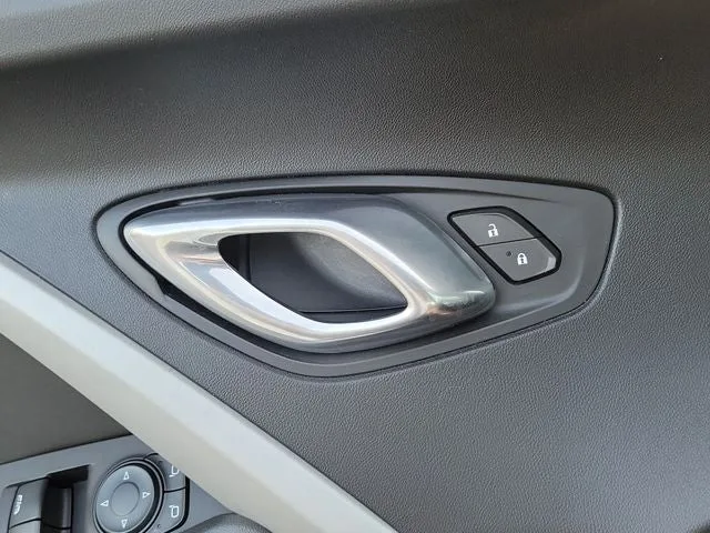 2020 Chevrolet Camaro 1LT photo 16