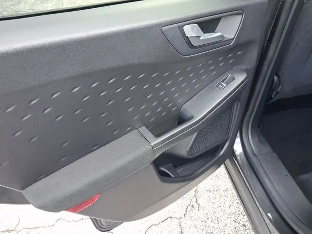 2020 Ford Escape SE photo 9