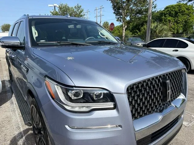 2023 Lincoln Navigator L Black Label photo 4