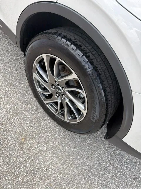 2022 Lincoln Corsair Standard photo 10