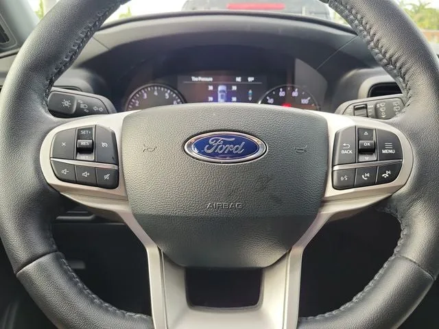 2022 Ford Explorer XLT photo 17