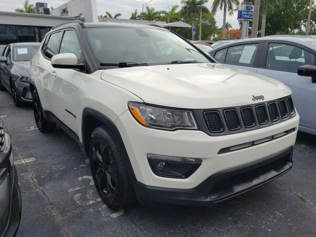 2019 Jeep Compass Latitude photo 2
