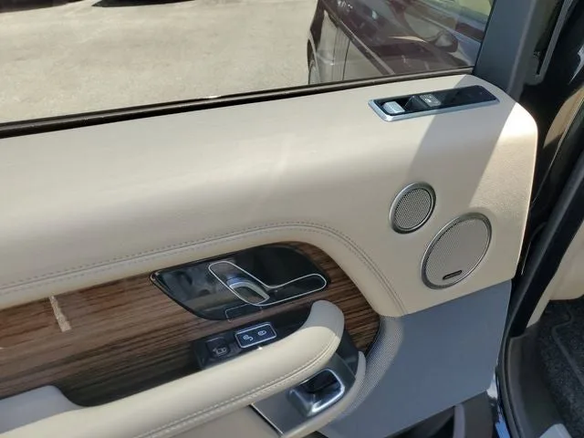 2018 Land Rover Range Rover 5.0L V8 Supercharged photo 15