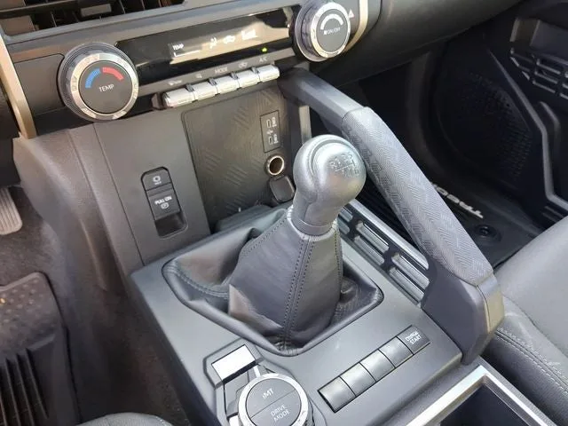 2024 Toyota Tacoma SR photo 20