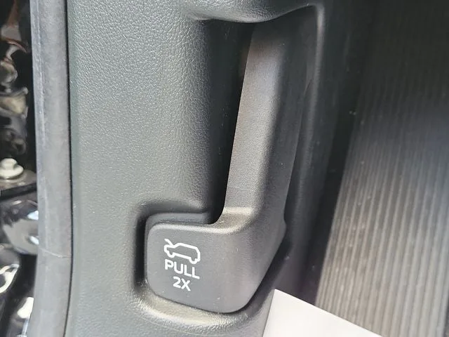 2023 Ford Explorer ST-Line photo 29