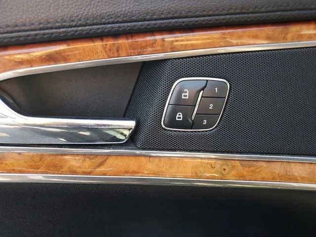 2017 Lincoln MKX Reserve photo 16