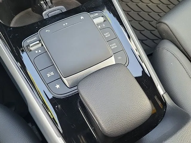 2023 Mercedes-Benz GLB GLB 250 photo 21