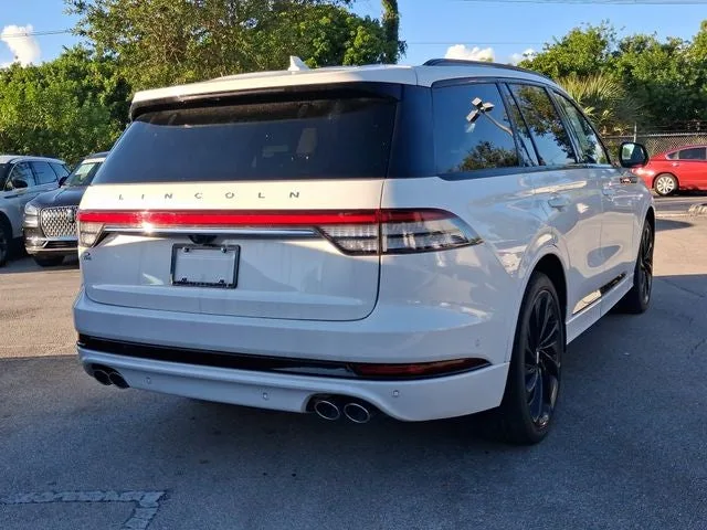 2024 Lincoln Aviator Reserve Premium photo 3