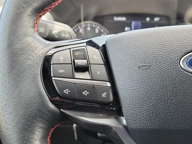 2023 Ford Explorer ST-Line photo 19
