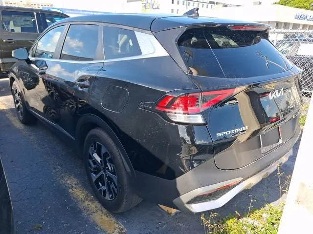 2023 Kia Sportage EX photo 2