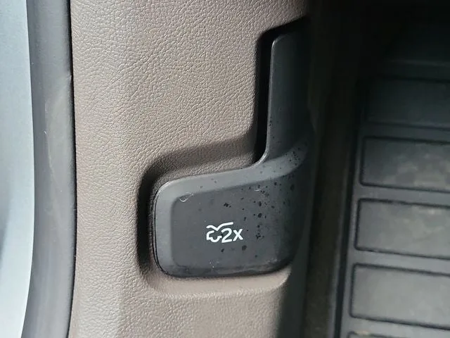 2024 Lincoln Corsair Premiere photo 14