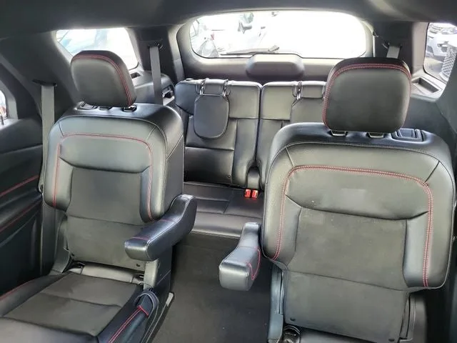 2023 Ford Explorer ST-Line photo 10