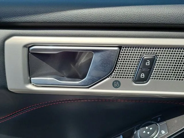2023 Ford Explorer ST-Line photo 15