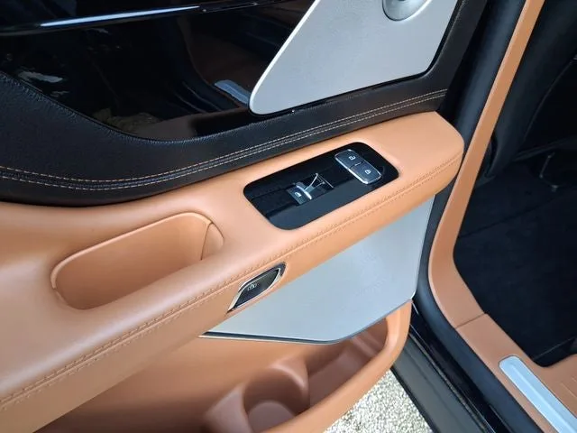2023 Lincoln Aviator Black Label Premium photo 10