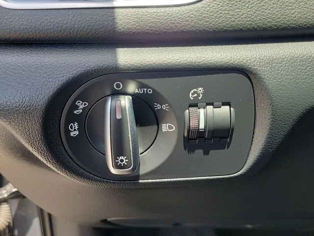 2016 Audi Q3 2.0T Premium Plus FrontTrak photo 12