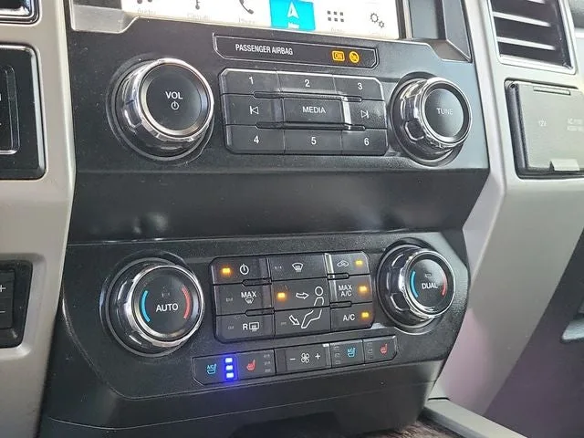 2019 Ford F-250SD Lariat photo 28