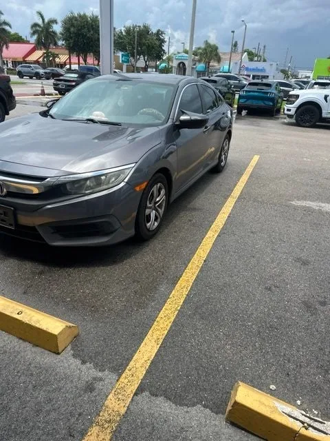 2018 Honda Civic LX photo 2