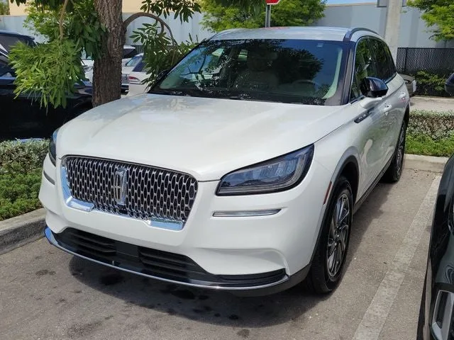 2022 Lincoln Corsair Standard photo 3