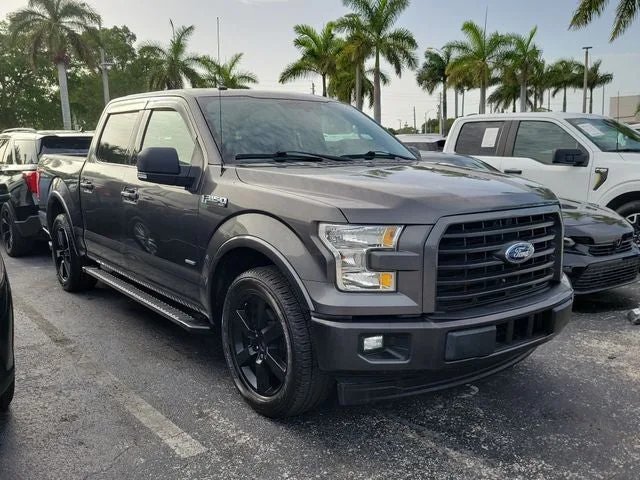 2017 Ford F-150 XLT photo 2