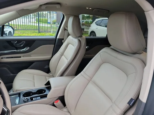 2024 Lincoln Corsair Premiere photo 11