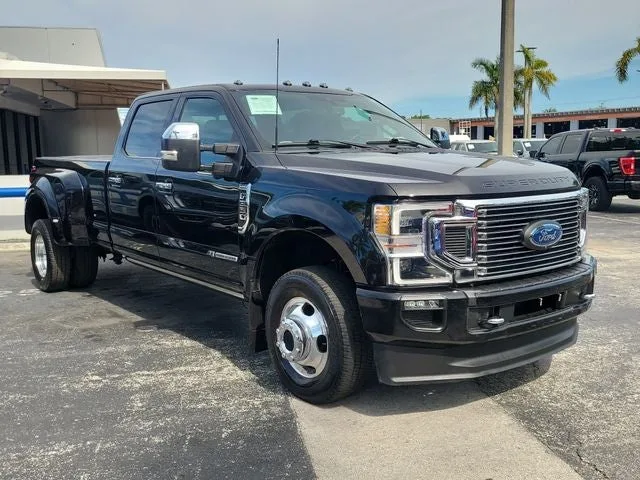 2022 Ford F-350SD Platinum DRW photo 2