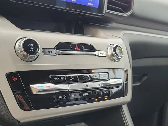 2022 Ford Explorer XLT photo 23