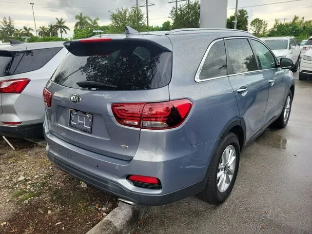 2019 Kia Sorento LX photo 4