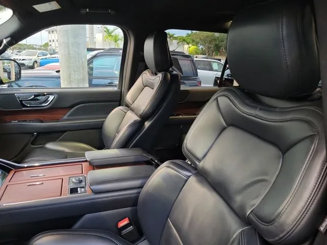 2024 Lincoln Navigator Premiere photo 9