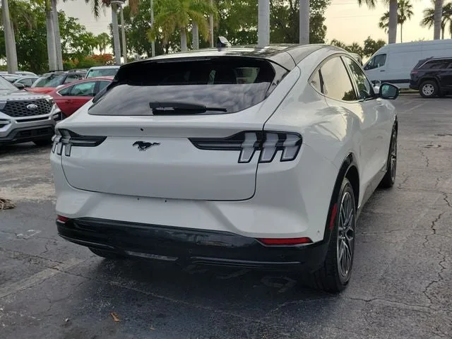 2024 Ford Mustang Mach-E Premium photo 3