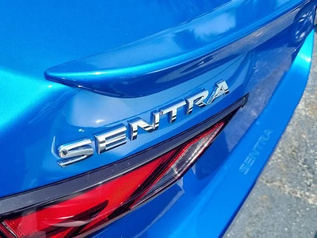 2025 Nissan Sentra SR photo 5
