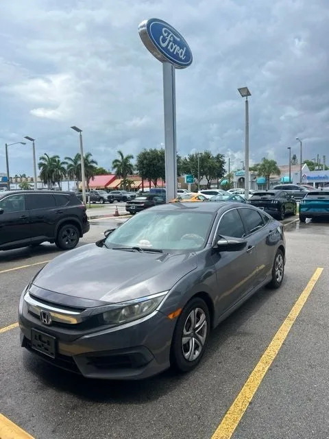 2018 Honda Civic LX photo 3