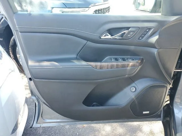 2021 GMC Acadia Denali photo 14