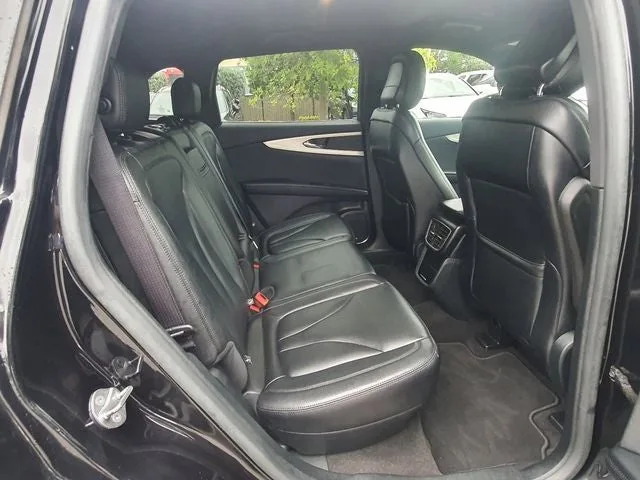 2020 Lincoln Nautilus Standard photo 32