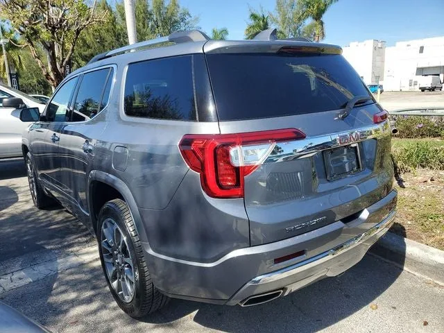 2021 GMC Acadia Denali photo 3