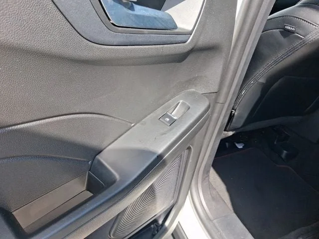 2023 Ford Escape ST-Line photo 12