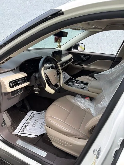 2020 Lincoln Aviator Standard Premium photo 2