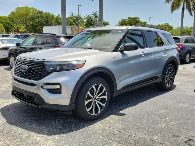 2023 Ford Explorer ST-Line photo 31