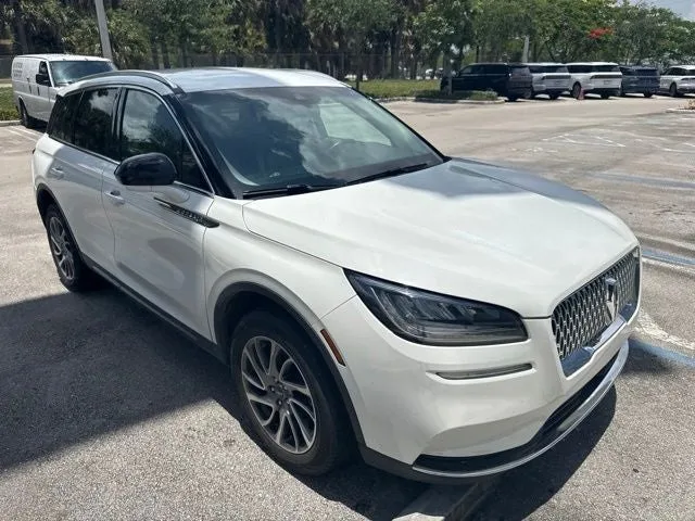 2022 Lincoln Corsair Standard photo 3