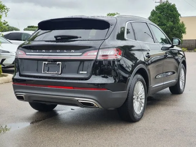 2020 Lincoln Nautilus Standard photo 3
